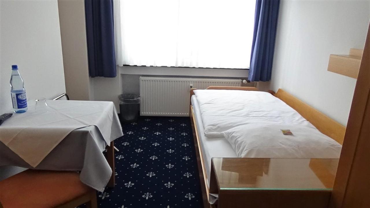 Hotel Zur Traube バート・ホンブルク エクステリア 写真
